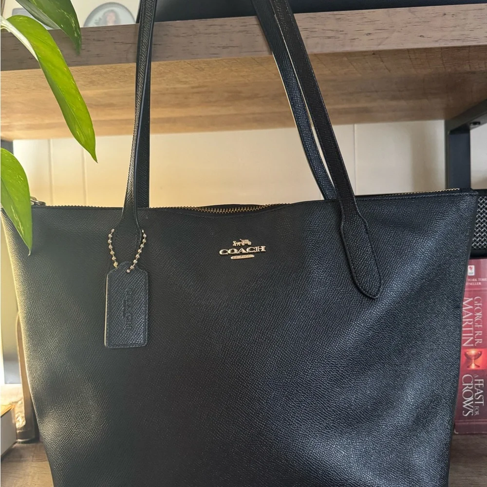 Coach Black Crossgrain Leather Tote Bag - Picture 2 of 5